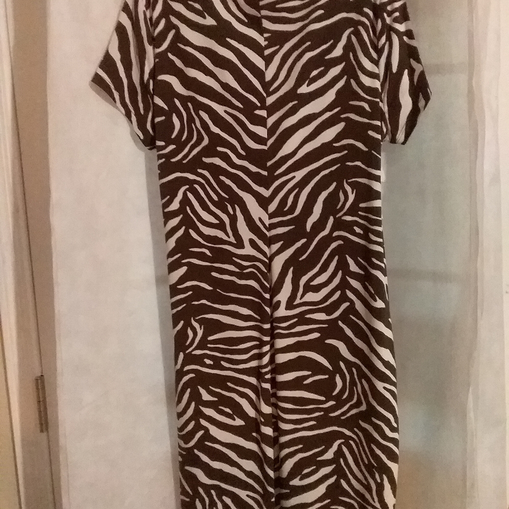 Dress - Picture 5 of 5